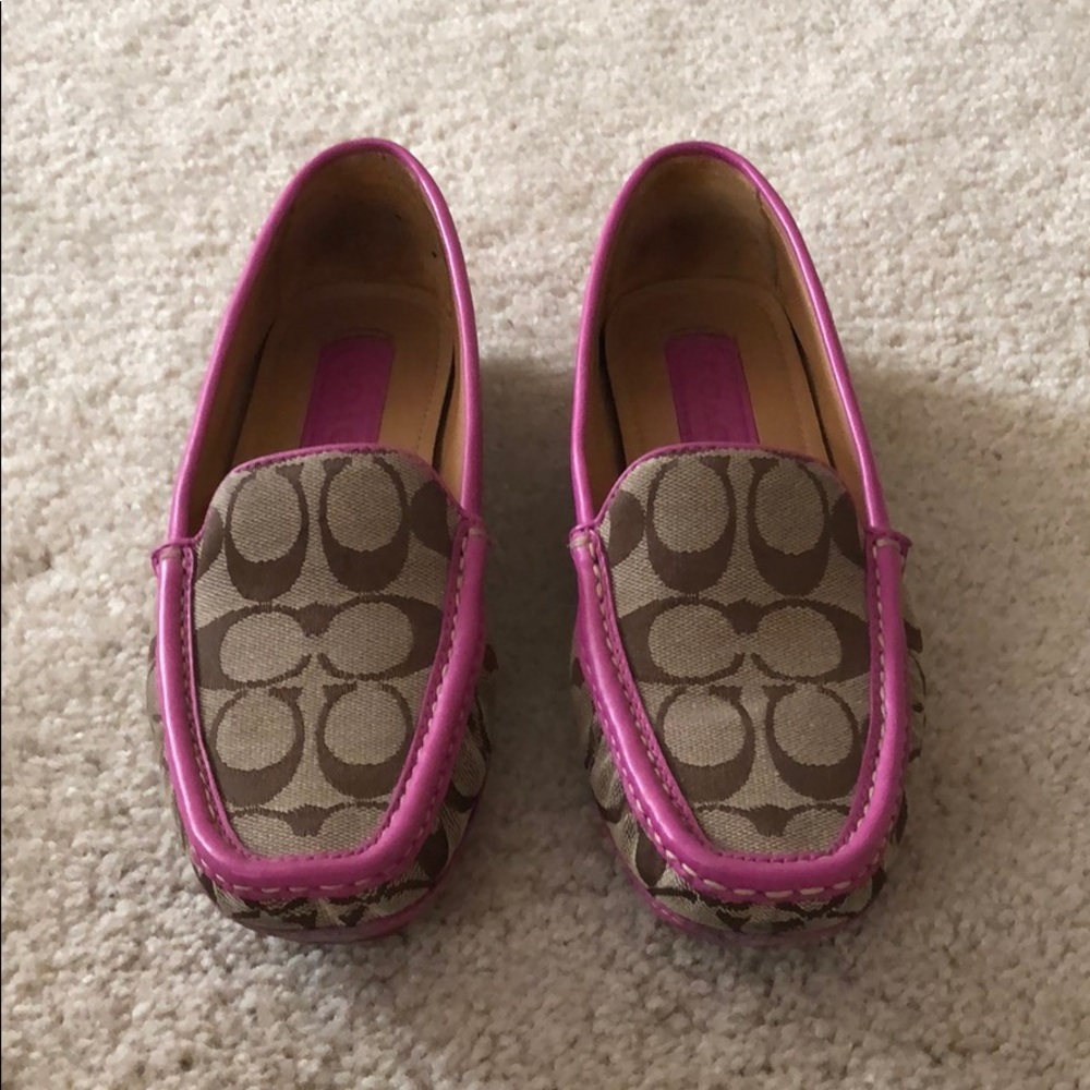 Coach flats hot pink trim